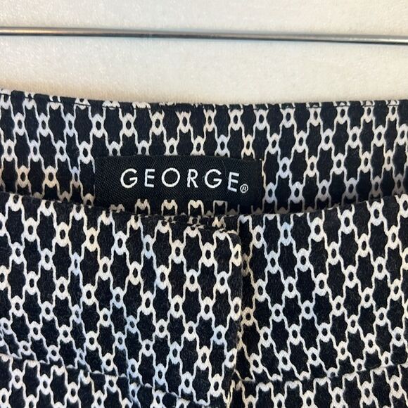 Women's George Black and White Patterned Ankle Pants ~ Size 12 - Picture 4 of 10